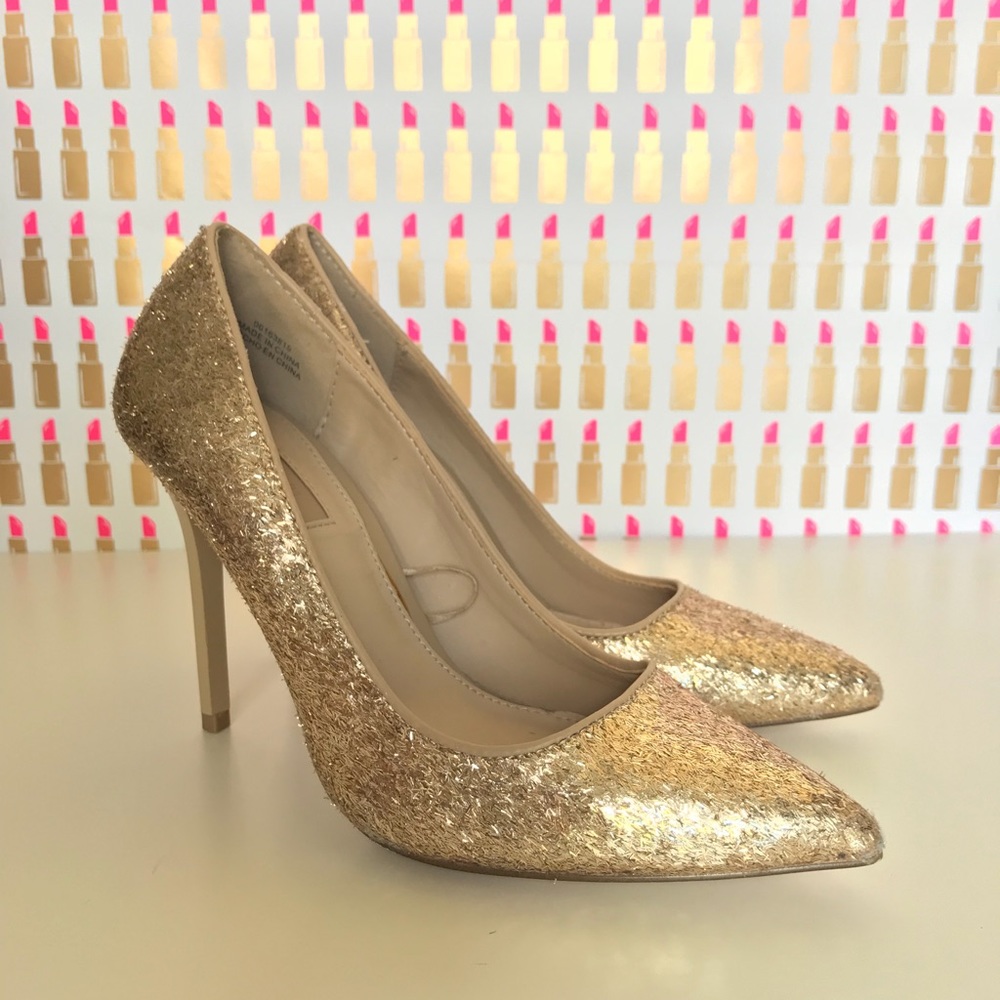SALE Gold Sequin Forever 21 Heals size 5.5